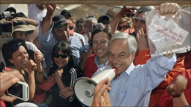 “Estamos bien en el refugio los 33”: a 15 años del mensaje que hizo renacer la esperanza en Chile.