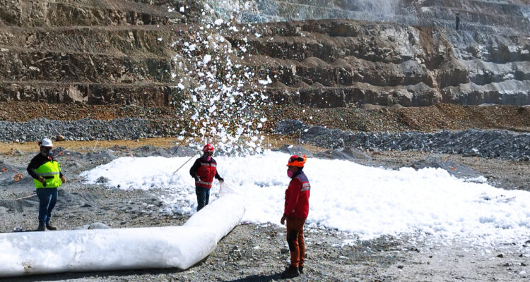 Nanoespuma: La innovación minera chilena que México y Perú que ya buscan adoptar.